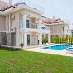 Villa Calis 2 *